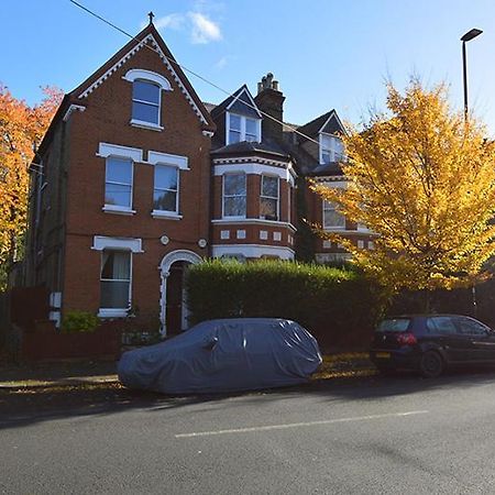 2 Bedroom Top Floor Flat, West Dulwich Free Street Parking London Kültér fotó