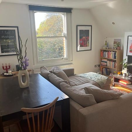 2 Bedroom Top Floor Flat, West Dulwich Free Street Parking London Kültér fotó