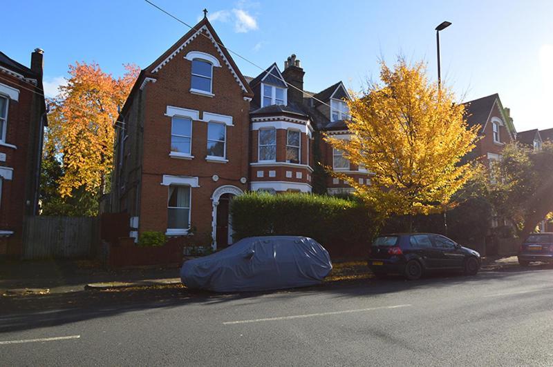 2 Bedroom Top Floor Flat, West Dulwich Free Street Parking London Kültér fotó