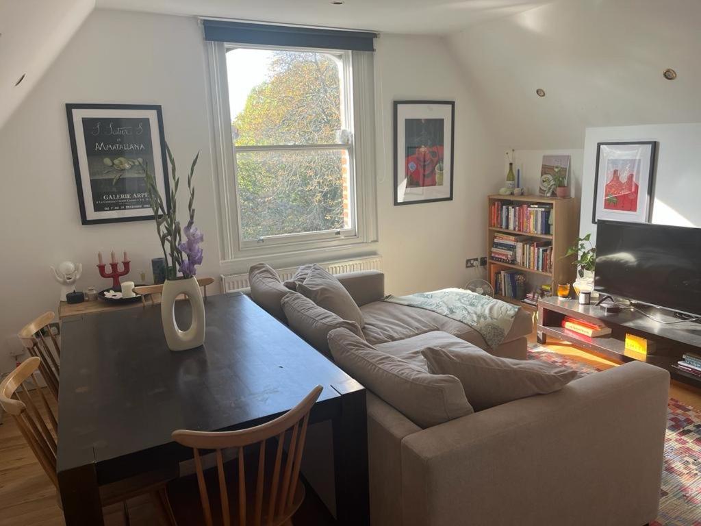 2 Bedroom Top Floor Flat, West Dulwich Free Street Parking London Kültér fotó
