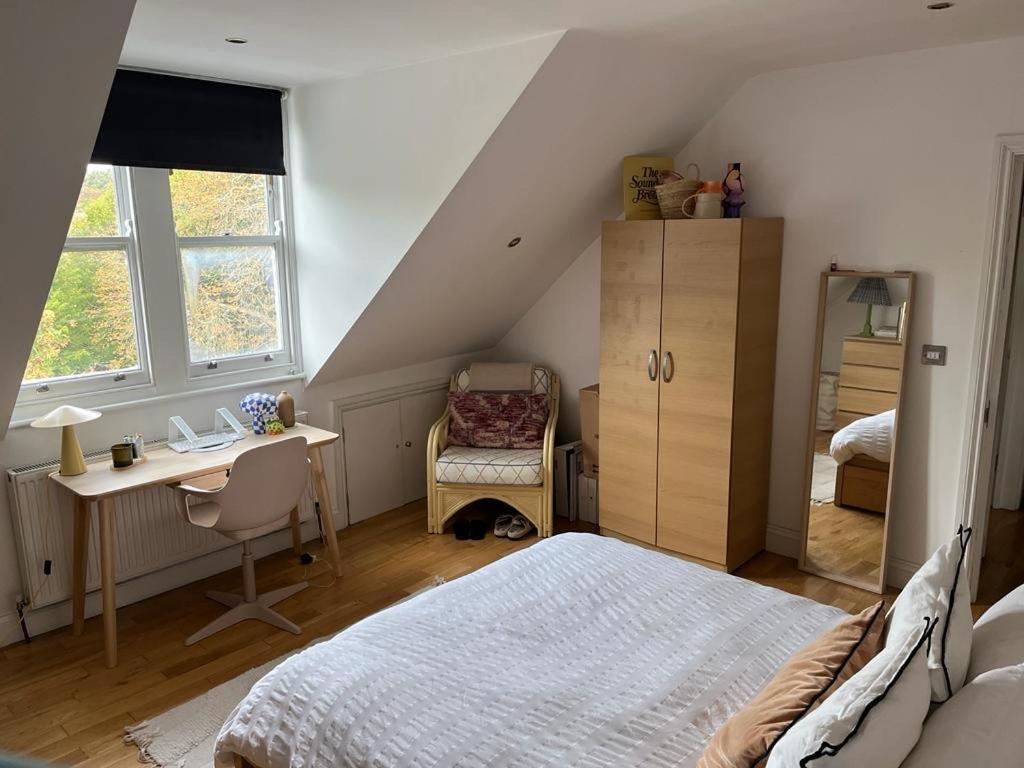 2 Bedroom Top Floor Flat, West Dulwich Free Street Parking London Kültér fotó
