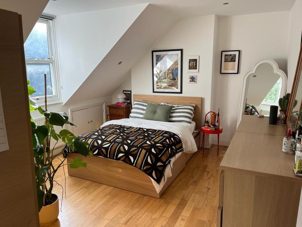 2 Bedroom Top Floor Flat, West Dulwich Free Street Parking London Kültér fotó